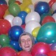 50 personas fueron invitadas a entrar en una sala llena de globos….y a descubrir como ser felices !!!